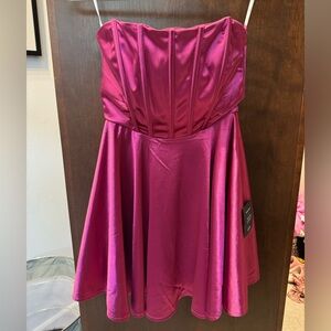 Lulu’s strapless mini dress